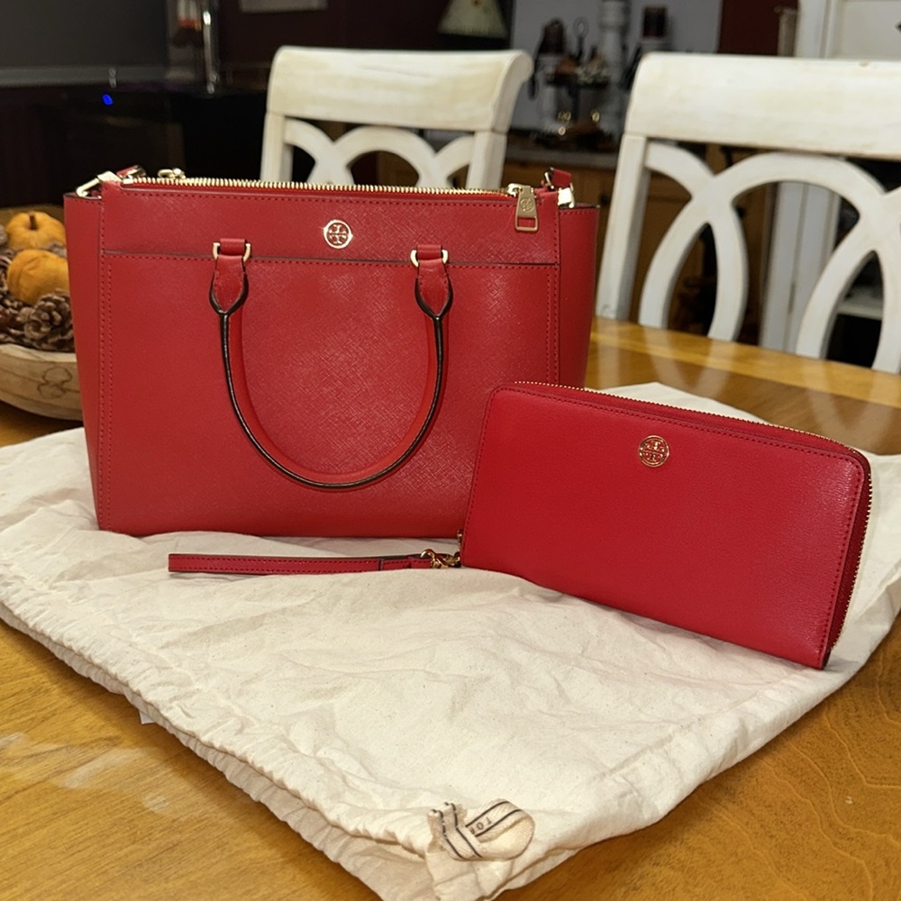 Tory Burch Robinson Saffiano Tote with Strap.